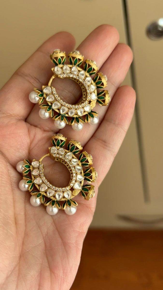Gulnaar Hoops